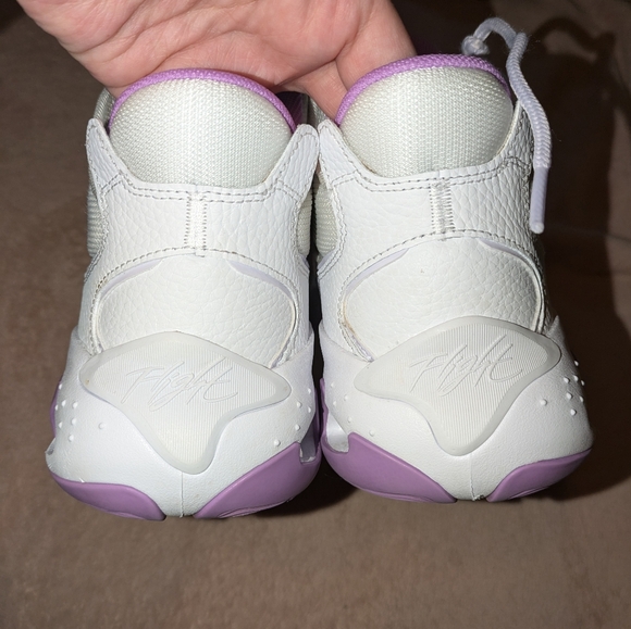 Jordan Sneakers Youth Size 5.5 Purple and White Big Kids Girls - Picture 4 of 7